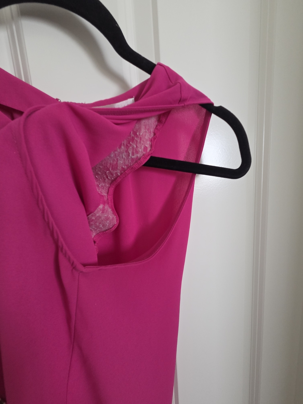 Violet + Claire Split-neck Keyhole Sleeveless Blouse - Fuchsia Pink - Picture 6 of 6